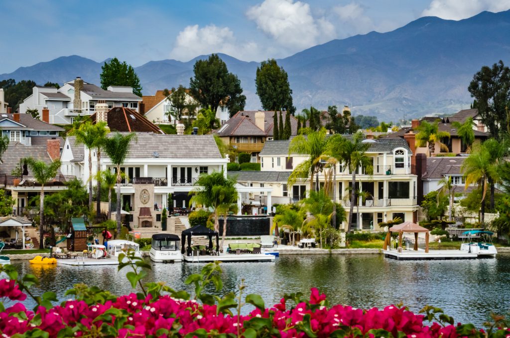pros and cons of living in mission viejo
